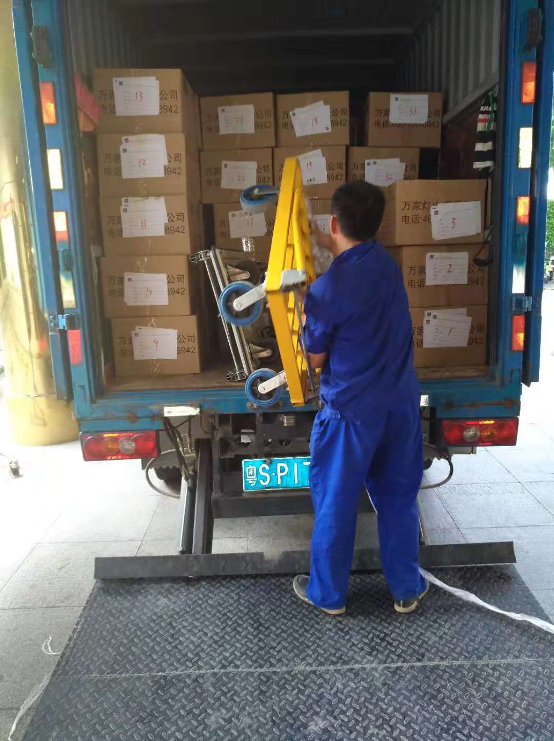  在丽江搬场怎么办，拉斯维加斯9888搬场公司通知你！