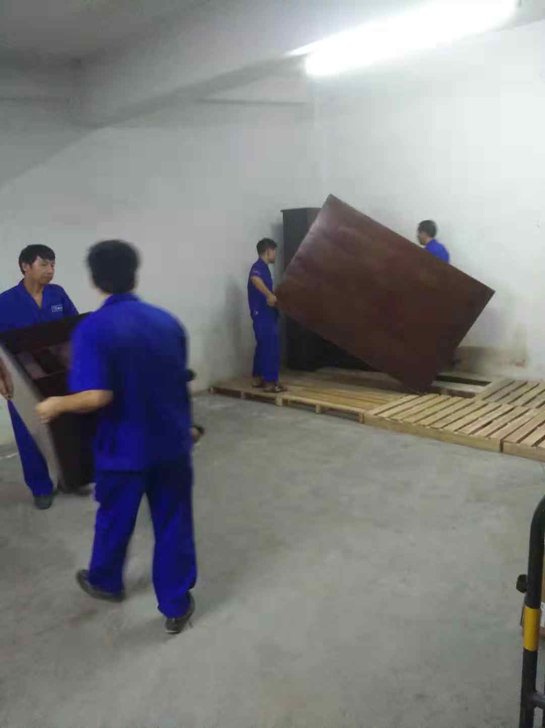  搬场怎么说?你还必要靠伴侣吗？